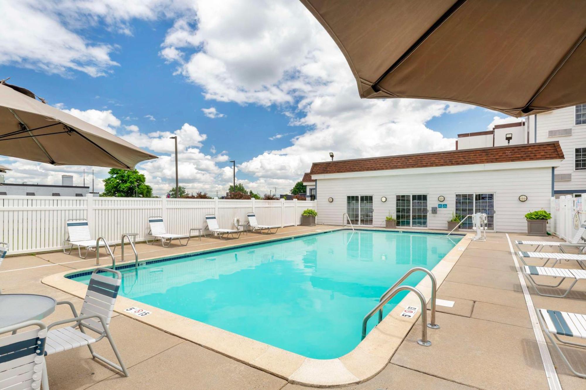 Best Western Hartford Hotel y Suites Exterior foto