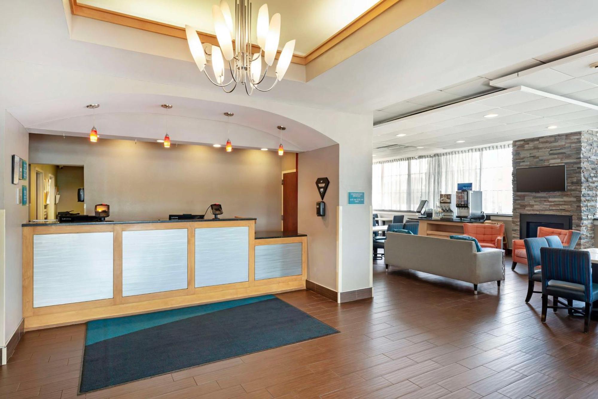 Best Western Hartford Hotel y Suites Exterior foto